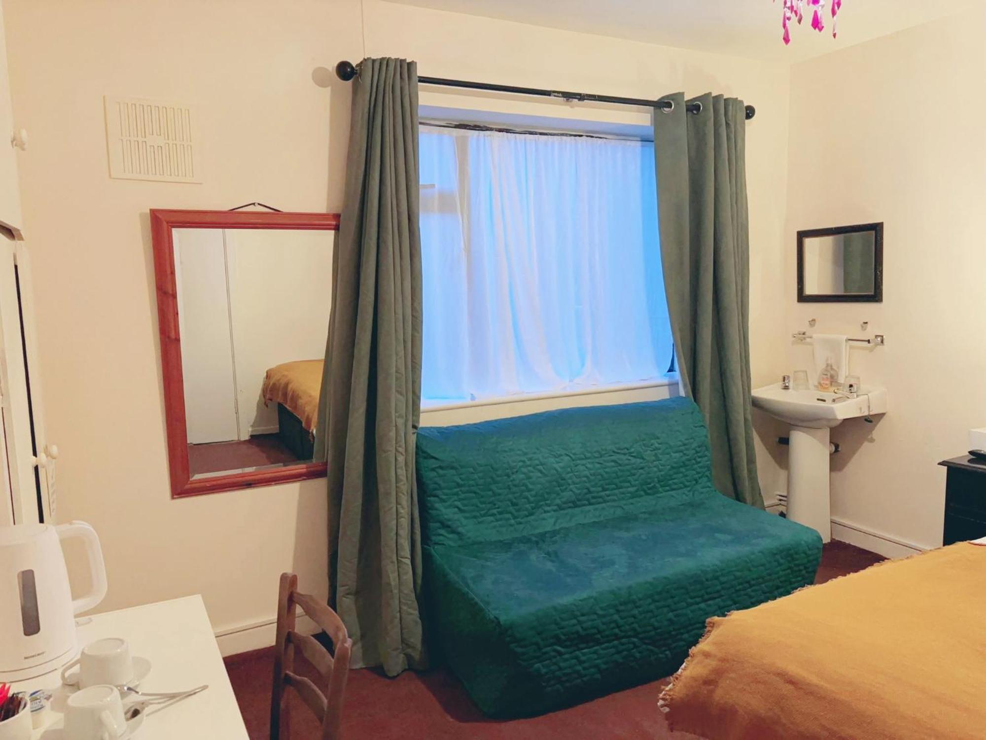 Mulgrave Lodge Дън Лийри Екстериор снимка