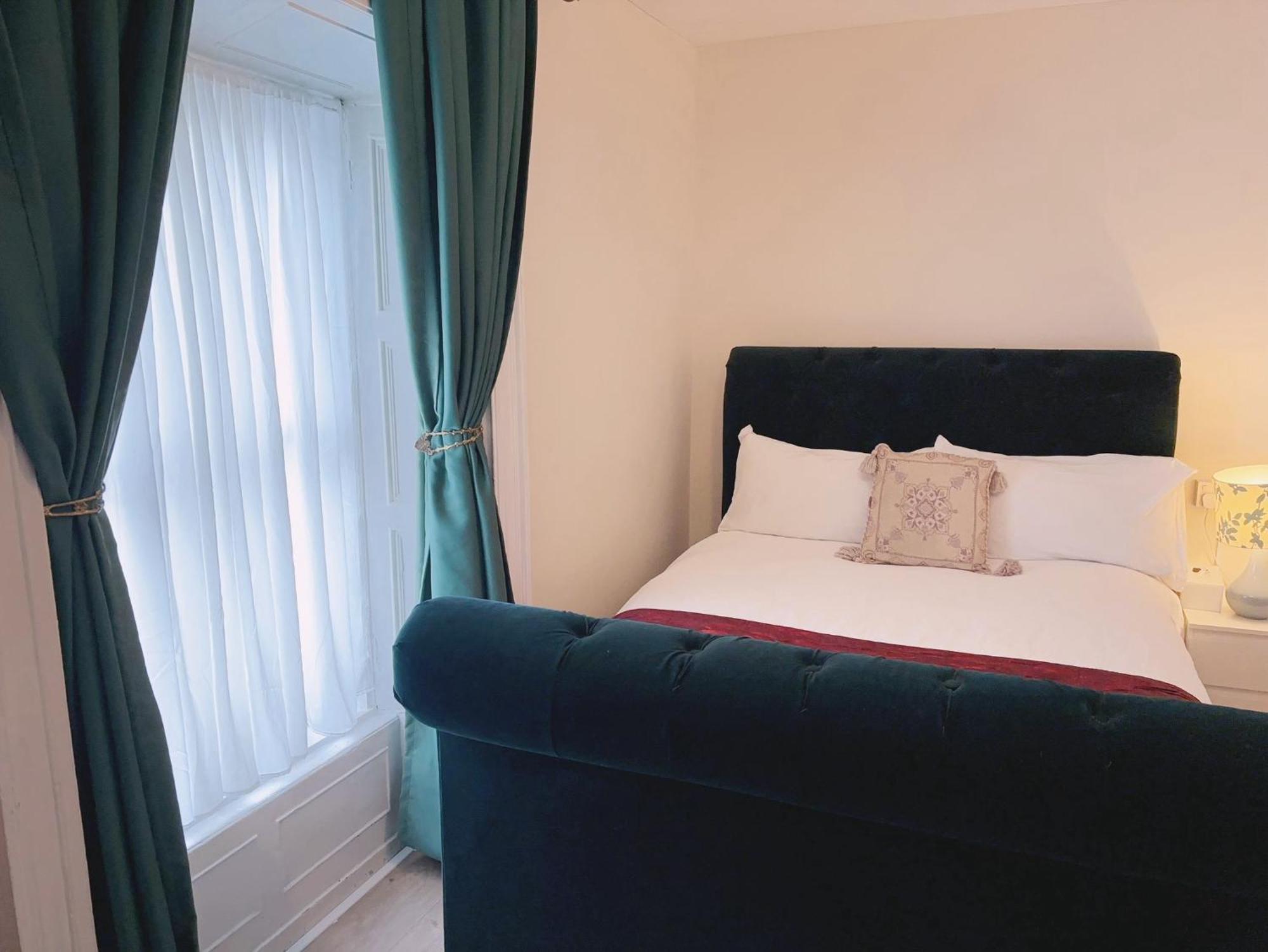 Mulgrave Lodge Дън Лийри Екстериор снимка
