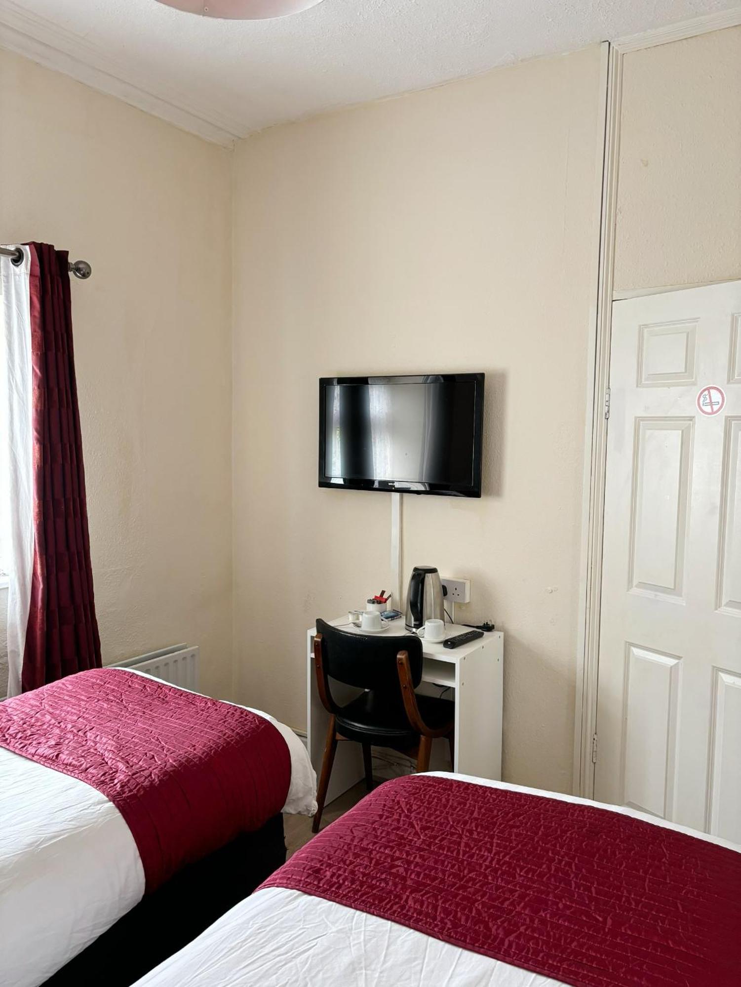 Mulgrave Lodge Дън Лийри Екстериор снимка